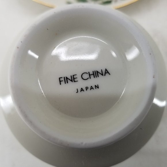 Holiday Cup & Saucer Set Fine China Christmas Holly set of 4 Japan - Picture 4 of 8